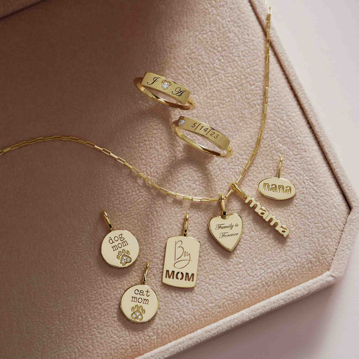 This personalized jewelry showcases special charm with box chain for loved ones and memorable occasions. 